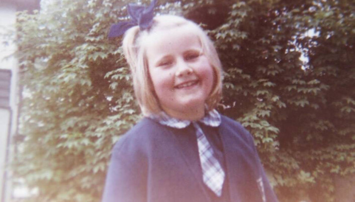 Erna Solberg som førsteklassing. Hennes kull var det første på 9-årig skole. Erna Solberg som førsteklassing. Hennes kull var det første på 9-årig skole.