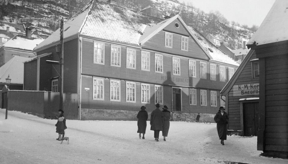 Bergens Barneasyl ble startet i 1841 og er ennå barnehage under samme navn. Her er bygget fra 1841.