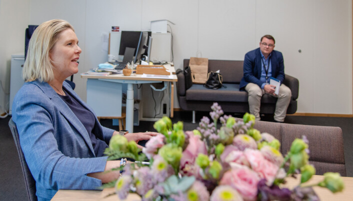 Sylvi Listhaug er opptatt av at alle barn lærer seg norsk. Her med pressesjef i Frp, Espen Teigen. Sylvi Listhaug er opptatt av at alle barn lærer seg norsk. Her med pressesjef i Frp, Espen Teigen.