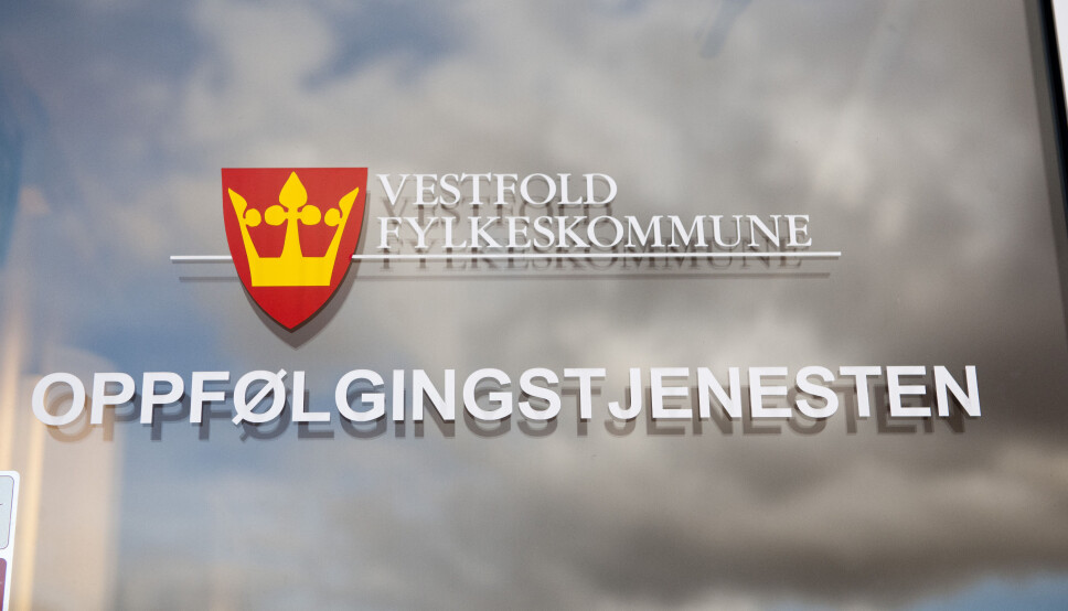 I Vestfold og Telemark finner oppfølgingstjenesten 98 prosent av ungdommene som ikke er i skole eller jobb. Bare 2 prosent av ungdommene har 'ukjent status'.