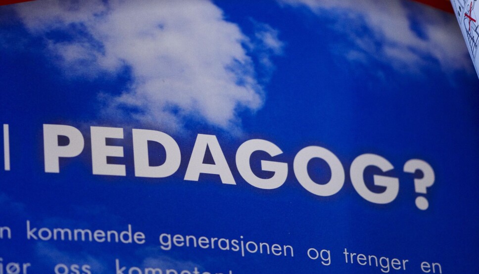 Det er nesten 500 ledige studieplasser på lærerutdanningene.