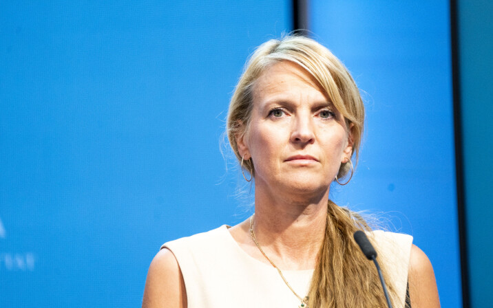 Avdelingsdirektør i Folkehelseinstituttet Line Vold på onsdagens pressekonferanse om koronasituasjonen sammen med helseminister Bent Høie og helsedirektør Bjørn Guldvog. Avdelingsdirektør i Folkehelseinstituttet Line Vold på onsdagens pressekonferanse om koronasituasjonen sammen med helseminister Bent Høie og helsedirektør Bjørn Guldvog.