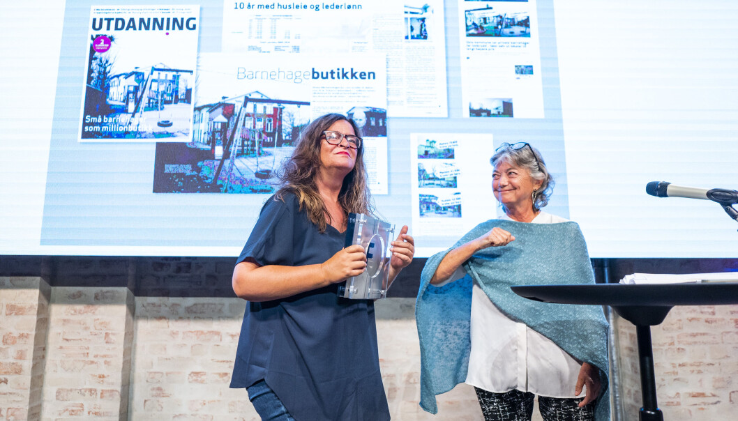 Journalist Kari Oliv Vedvik tok imot Fagpressens gravepris 2021. Jørgen Jelstad, som hun deler prisen med, var ikke til stede på utdelingen. Journalist Kari Oliv Vedvik tok imot Fagpressens gravepris 2021. Jørgen Jelstad, som hun deler prisen med, var ikke til stede på utdelingen.