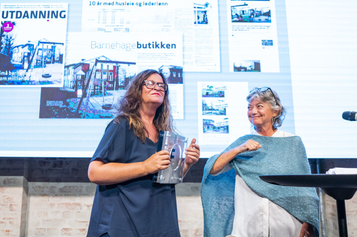 Journalist Kari Oliv Vedvik tok imot Fagpressens gravepris 2021. Jørgen Jelstad, som hun deler prisen med, var ikke til stede på utdelingen. Journalist Kari Oliv Vedvik tok imot Fagpressens gravepris 2021. Jørgen Jelstad, som hun deler prisen med, var ikke til stede på utdelingen.