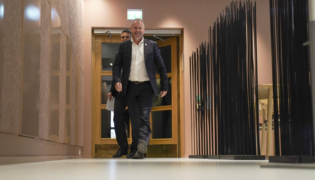Byrådsleder Raymond Johansen (Ap) og finansbyråd Einar Willhelmsen (MDG) ankommer pressekonferansen for å legge frem sitt forslag til budsjett for 2022. Byrådsleder Raymond Johansen (Ap) og finansbyråd Einar Willhelmsen (MDG) ankommer pressekonferansen for å legge frem sitt forslag til budsjett for 2022.