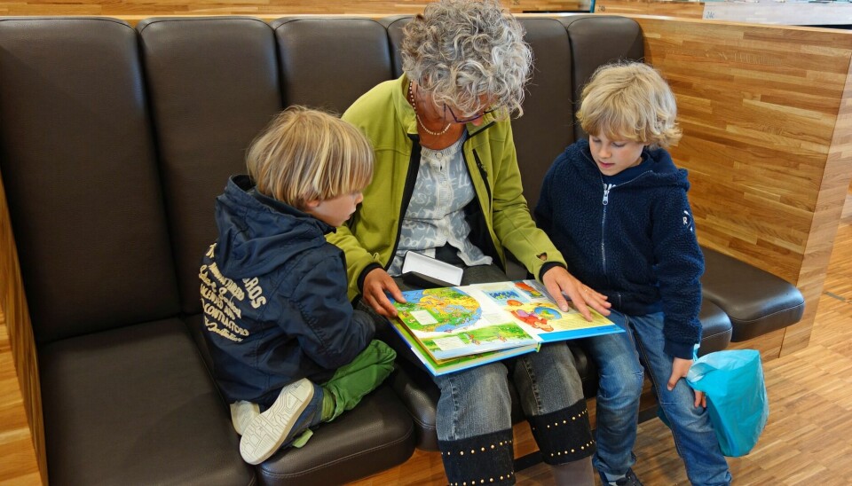 – Det finnes ingen digital erstatning for en omsorgsfull voksen som leser sammen med barna.