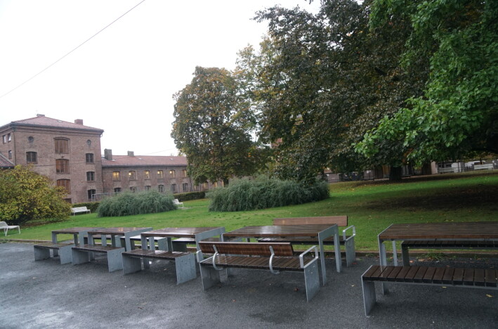 Myntgata har fine uteområder i innergården. Men elevene er ennå ikke på plass. Myntgata har fine uteområder i innergården. Men elevene er ennå ikke på plass.