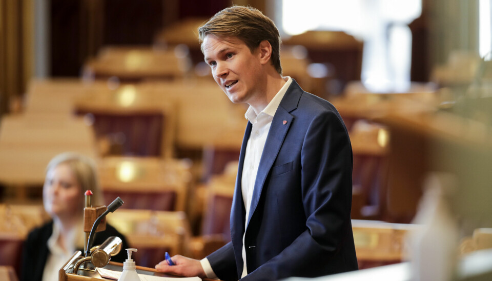 Skolepolitisk talsmann Torstein Tvedt Solberg i Arbeiderpartiet mener en innskrenking av privatskoleloven må prioriteres ved endt sondering.
