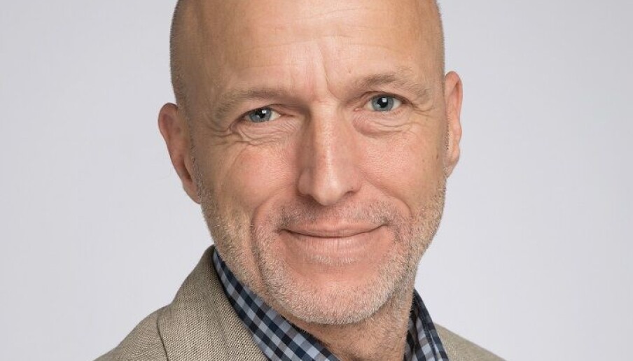 Avdelingsdirektør Trond Kalhagen i KS sier kommunene må ivareta ansiennitet, og at det kan være en forklaring på at det er flere menn i private enn kommunale barnehager.