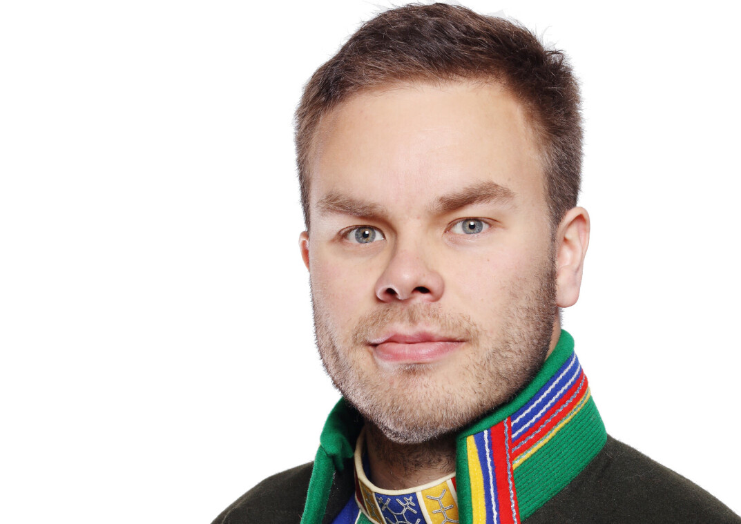 Sametinget får mange henvendelser om svikt i det samiske barnehagetilbudet, ifølge sametingsråd Mikkel Eskil Mikkelsen. Sametinget får mange henvendelser om svikt i det samiske barnehagetilbudet, ifølge sametingsråd Mikkel Eskil Mikkelsen.