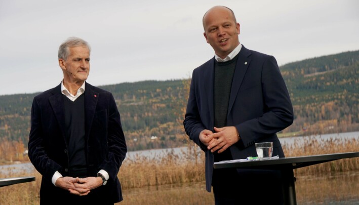 Den nye regjeringen vil stille andre kompetansekrav til lærere varsler Støre og Vedum. Den nye regjeringen vil stille andre kompetansekrav til lærere varsler Støre og Vedum.