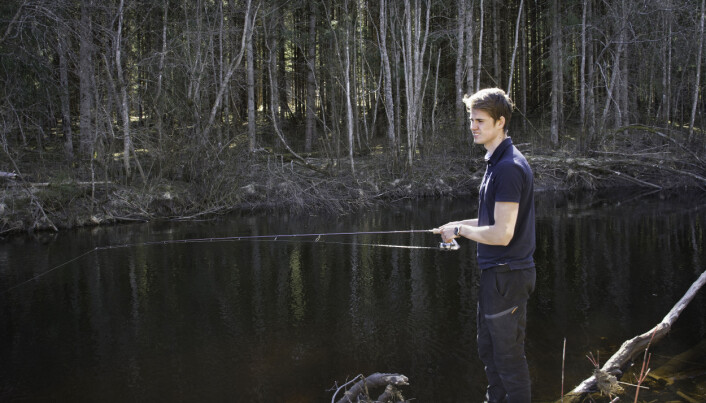 Rett ved settefiskanlegget renner Sørkedalselva. Dit kan Torjus rusle for å prøve fiskelykken. Rett ved settefiskanlegget renner Sørkedalselva. Dit kan Torjus rusle for å prøve fiskelykken.