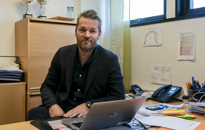 Rektor Tore Valland har fått mange positive tilbakemeldinger fra foresatte på prosjektet med leksefri og utvidet skoledag.