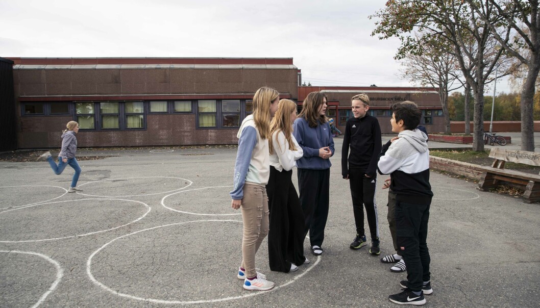 Fire Trondheimsskoler deltok i prosjektet hvor to av skolene var helt leksefrie, mens to skoler, deriblant Stabbursmoen, skulle ha to timers utvidet undervisning. Fire Trondheimsskoler deltok i prosjektet hvor to av skolene var helt leksefrie, mens to skoler, deriblant Stabbursmoen, skulle ha to timers utvidet undervisning.