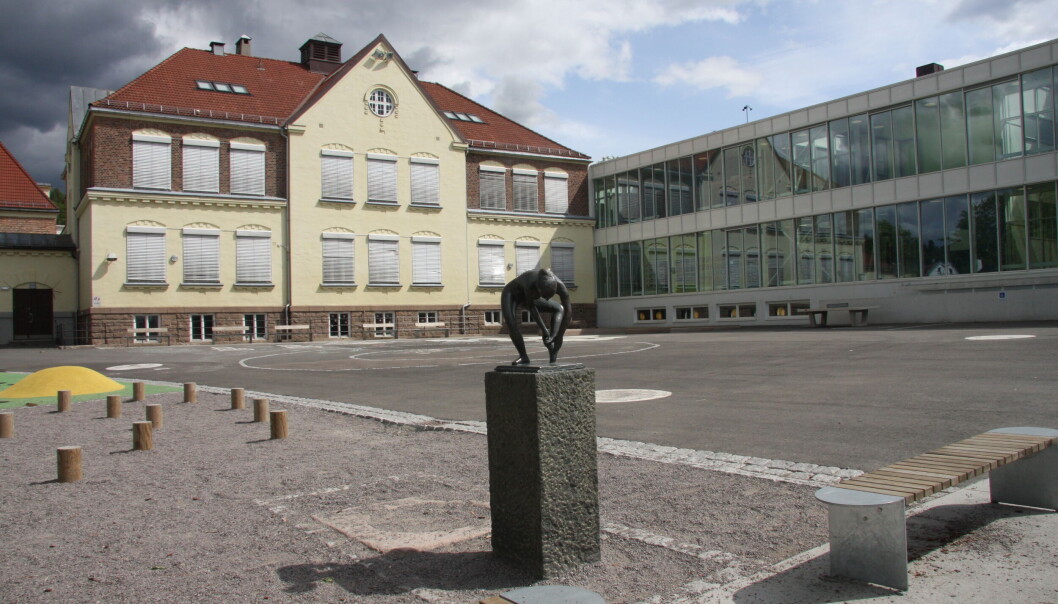 Fordi kommunen selv må bidra med egne midler, taper Oslo kommune på det nye tilskuddet til grunnskolene. Fordi kommunen selv må bidra med egne midler, taper Oslo kommune på det nye tilskuddet til grunnskolene.