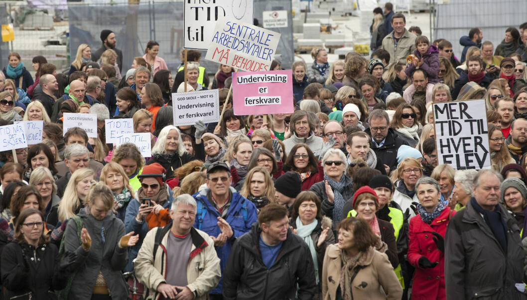 Tusenvis av lærere demonstrerte i Oslo mot KS i april 2014 i forbindelse med forhandlinger om lærernes arbeidstid.