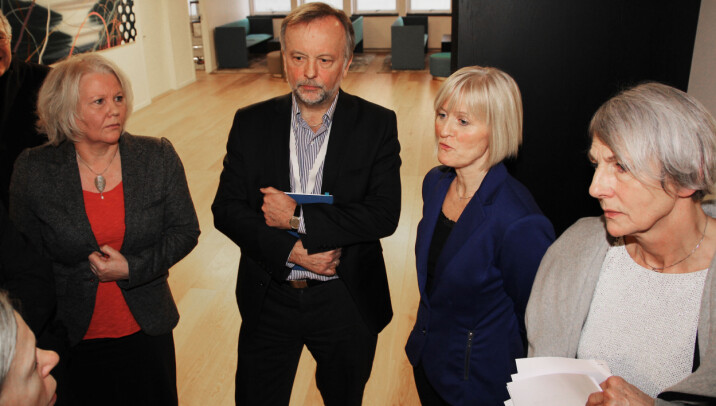 Arbeidstidsforhandlingene endte med brudd 24. januar 2014. Fra venstre.: Norsk Lektorlags leder Gro E. Paulsen, forhandlingsleder i KS Per Kristian Sundnes, Utdanningsforbundets leder Ragnhild Lied og leder for Skolenes Landsforbund, Anne Finborud. Arbeidstidsforhandlingene endte med brudd 24. januar 2014. Fra venstre.: Norsk Lektorlags leder Gro E. Paulsen, forhandlingsleder i KS Per Kristian Sundnes, Utdanningsforbundets leder Ragnhild Lied og leder for Skolenes Landsforbund, Anne Finborud.