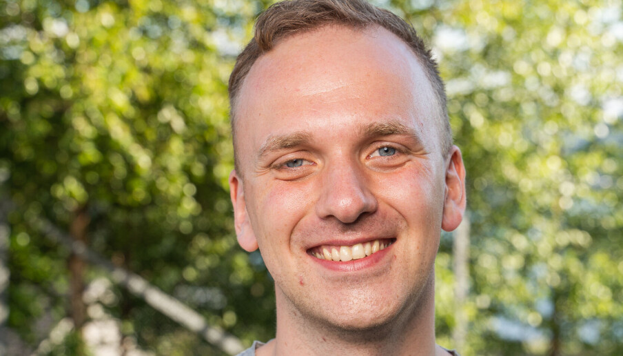 – Vi må ikke ødelegge det opprørske ved humoren, det som provoserer. Det er viktig fordi humor brukes som et sterkt verktøy for å kritisere, sier barnehagelærer og enhetsleder Petter Ruenes Jensen, som har studert barns bruk av humor i barnehagen. – Vi må ikke ødelegge det opprørske ved humoren, det som provoserer. Det er viktig fordi humor brukes som et sterkt verktøy for å kritisere, sier barnehagelærer og enhetsleder Petter Ruenes Jensen, som har studert barns bruk av humor i barnehagen.