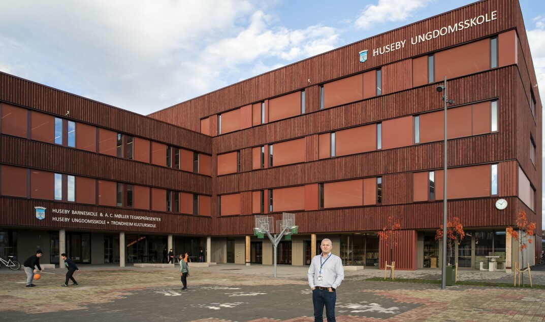 – Huseby skole skal fungere som et samfunnshus, sier rektor Robert Flatsaas. – Huseby skole skal fungere som et samfunnshus, sier rektor Robert Flatsaas.