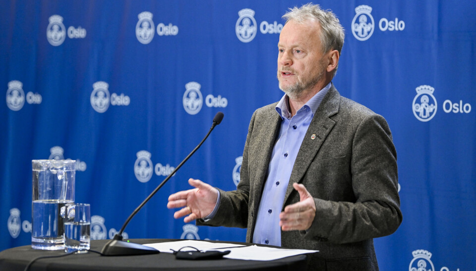 Byrådsleder Raymond Johansen (Ap) sier de følger situasjonen i skoler og barnehager time for time.