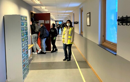 På Norges største ungdomsskole bruker lærerne munnbind