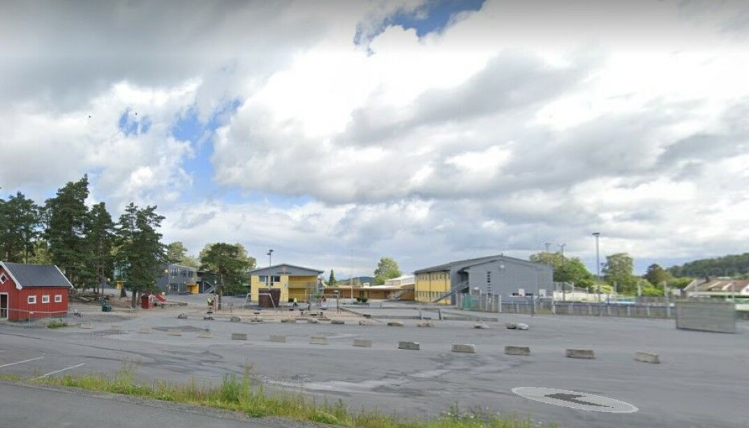 Landvik skole er en av skolene som må sende flere elever på hjemmeskole. Landvik skole er en av skolene som må sende flere elever på hjemmeskole.