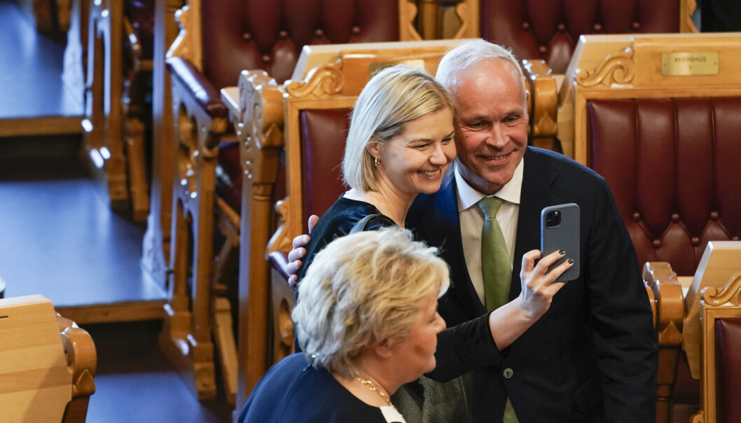 Da Solberg-regjeringen la frem sitt forslag til statsbudsjett for 2022 kunne Guri Melby (V) og Jan Tore Sanner (H) smile av millionene som lå inne til lærerspesialistordningen. Noen måneder senere hadde Støre-regjeringen bestemt å kutte med 115 millioner kroner. Da Solberg-regjeringen la frem sitt forslag til statsbudsjett for 2022 kunne Guri Melby (V) og Jan Tore Sanner (H) smile av millionene som lå inne til lærerspesialistordningen. Noen måneder senere hadde Støre-regjeringen bestemt å kutte med 115 millioner kroner.