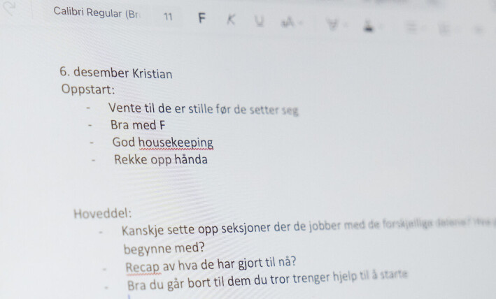 Før timen har Anja Pedersen notert hva hun spesielt skal legge merke til under observasjonen. Før timen har Anja Pedersen notert hva hun spesielt skal legge merke til under observasjonen.
