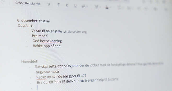 Før timen har Anja Pedersen notert hva hun spesielt skal legge merke til under observasjonen. Før timen har Anja Pedersen notert hva hun spesielt skal legge merke til under observasjonen.