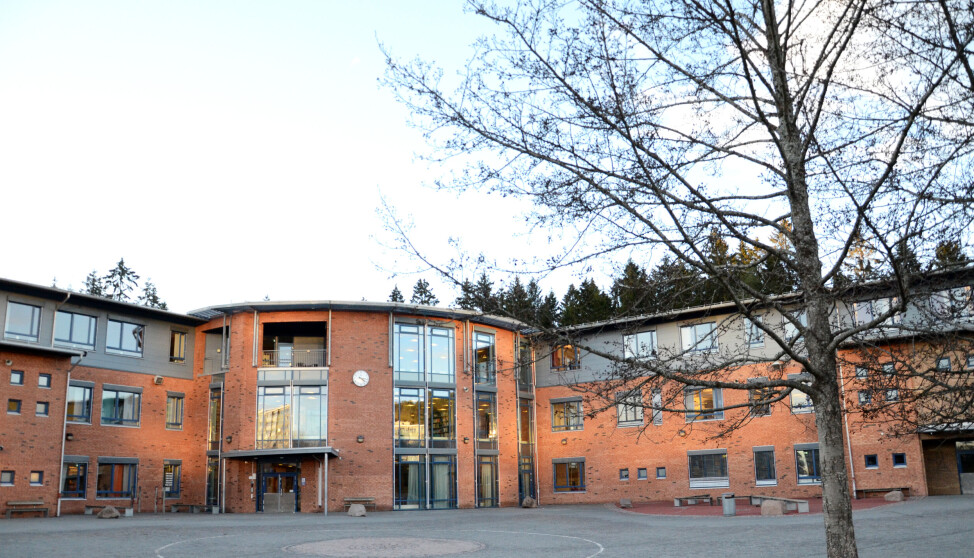 Den lokale smittesituasjonen gjør at barnehager og skoler opp til ungdomsskolenivå i Oslo må fortsette på gult nivå, med blant annet inndeling i kohorter.