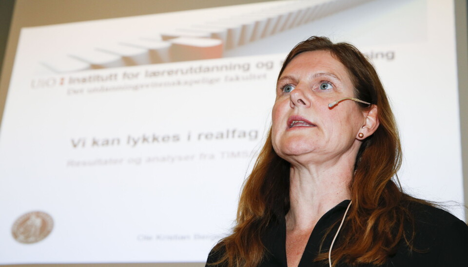 Beslutningen om rødt nivå på videregående skoler manglet grunnlag i loven, mener utdanningsdirektør Hege Nilssen.