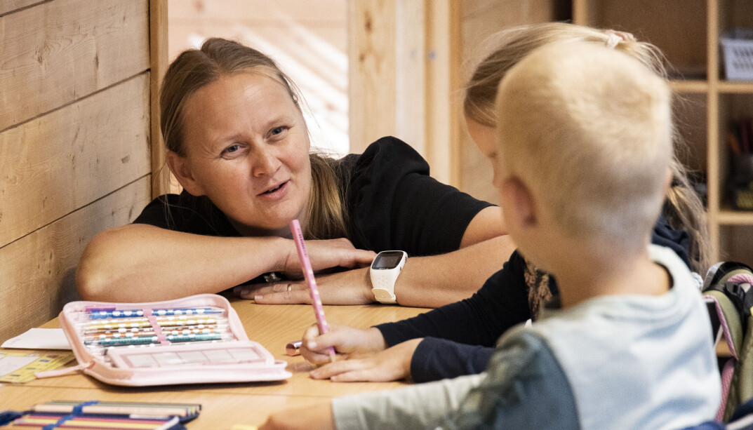 I tre år har Jane Helen Prøven Gregersen jobbet som lærerspesialist. Men til høsten må kommunen avvikle ordningen. I tre år har Jane Helen Prøven Gregersen jobbet som lærerspesialist. Men til høsten må kommunen avvikle ordningen.
