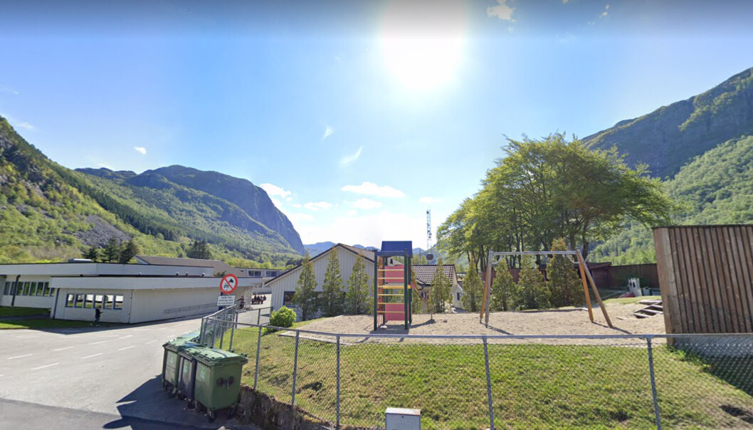 Dirdal skule og barnehage. Dirdal skule og barnehage.