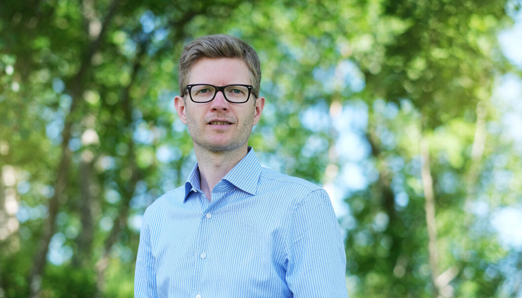 FUB-leder Einar Olav Larsen er ikke overrasket over at ansatte krenker barn i barnehagen. Han ønsker at foreldre skal kunne klage til en uavhengig instans slik som i skolen. FUB-leder Einar Olav Larsen er ikke overrasket over at ansatte krenker barn i barnehagen. Han ønsker at foreldre skal kunne klage til en uavhengig instans slik som i skolen.