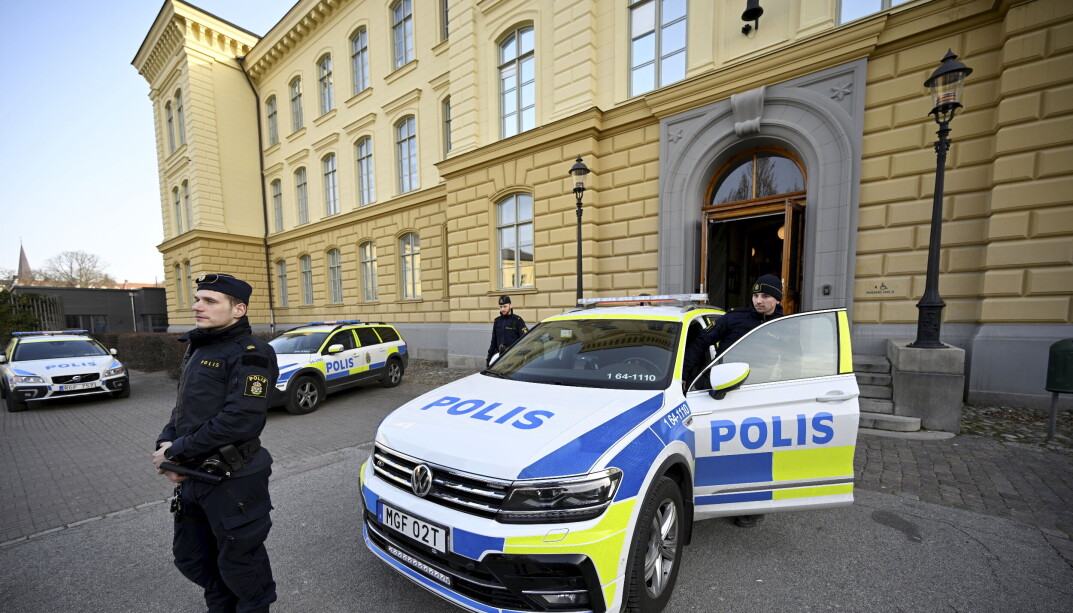 Svensk politi kjenner ikke motivet til 18-åringen som mandag kveld drepte to lærere på Malmö Latinskola. Svensk politi kjenner ikke motivet til 18-åringen som mandag kveld drepte to lærere på Malmö Latinskola.