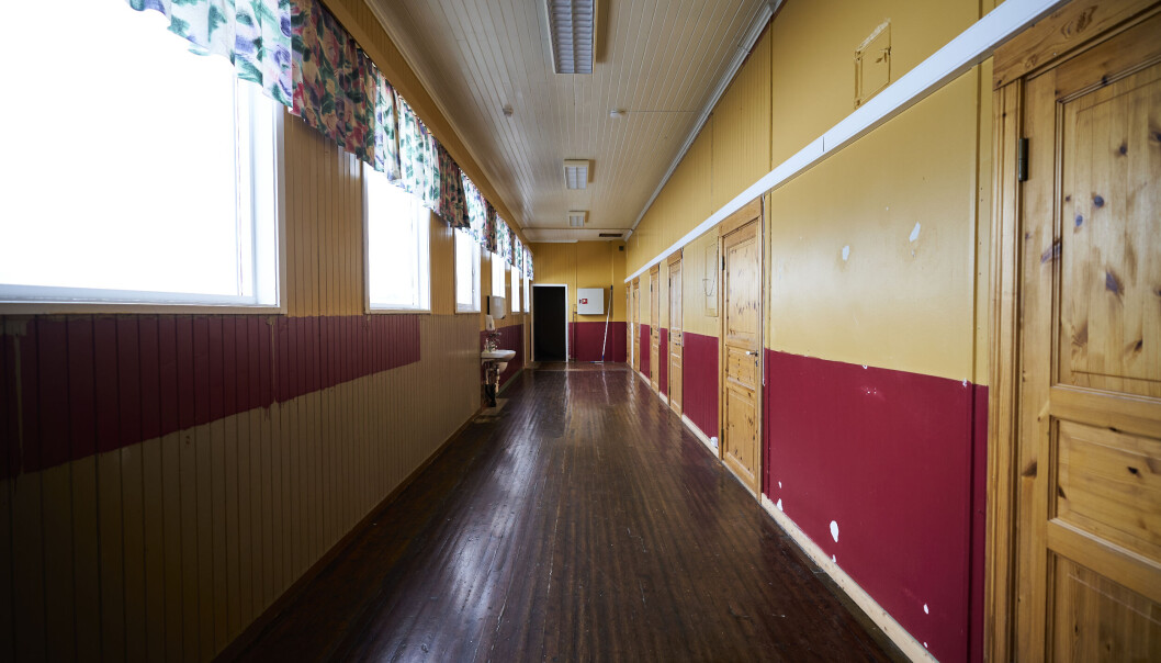 Lavt elevtall og økonomiske hensyn i kommunen kan være årsaker til at en skole legges ned. Lavt elevtall og økonomiske hensyn i kommunen kan være årsaker til at en skole legges ned.