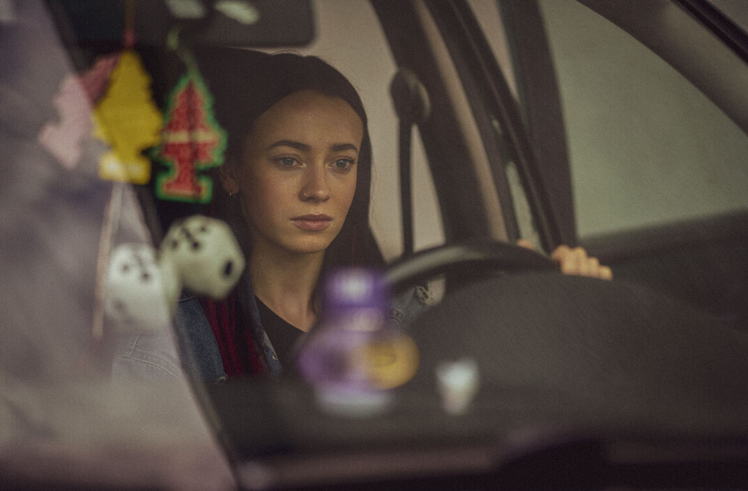 Maja Christiansen i rollen som Hege i NRK-serien Rådebank. Maja Christiansen i rollen som Hege i NRK-serien Rådebank.