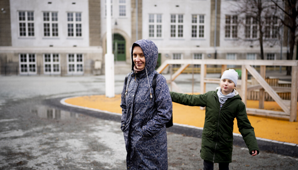 Oksana og datteren Oleksandra (9) Oksana og datteren Oleksandra (9)