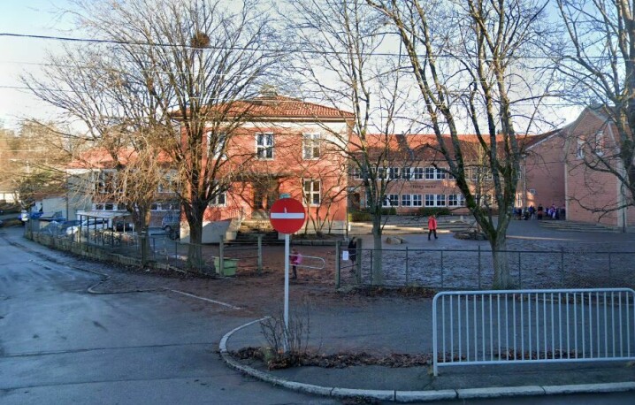 På to måneder har barnehagene og skolene i Fredrikstad brukt 10 millioner kroner på vikarutgifter. På bildet, Trara skole i Fredrikstad.