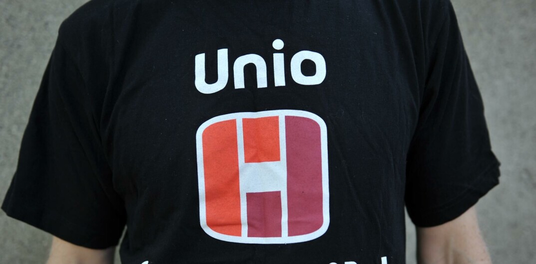 Bilde av t-skjorte p person med tekst Unio i streik. Bilde av t-skjorte p person med tekst Unio i streik.
