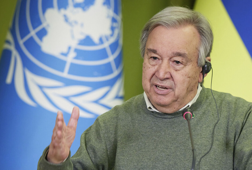 FNs generalsekretær António Guterres sier han er rystet over bombingen av en skole øst i Ukraina der opptil 60 mennesker kan ha blitt drept. FNs generalsekretær António Guterres sier han er rystet over bombingen av en skole øst i Ukraina der opptil 60 mennesker kan ha blitt drept.
