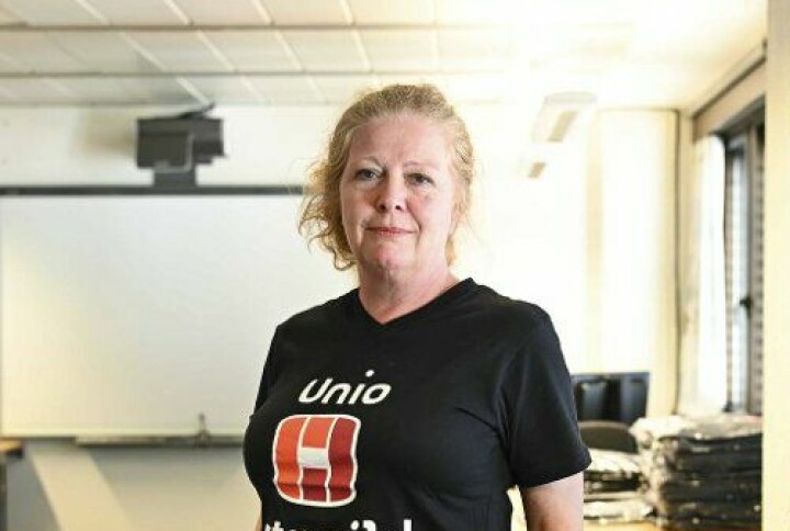 Bente Myrtveit, leder i UDF Bergen. Bildet er fra streiken i 2021.