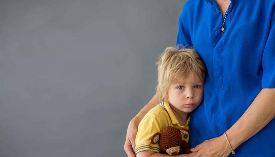 Vi må spørre barnet: «Jeg vet at mamma er syk. Hvordan er det for deg?» sier spesialpedagog Ingvild Aga om det å møte barn som er pårørende. Vi må spørre barnet: «Jeg vet at mamma er syk. Hvordan er det for deg?» sier spesialpedagog Ingvild Aga om det å møte barn som er pårørende.