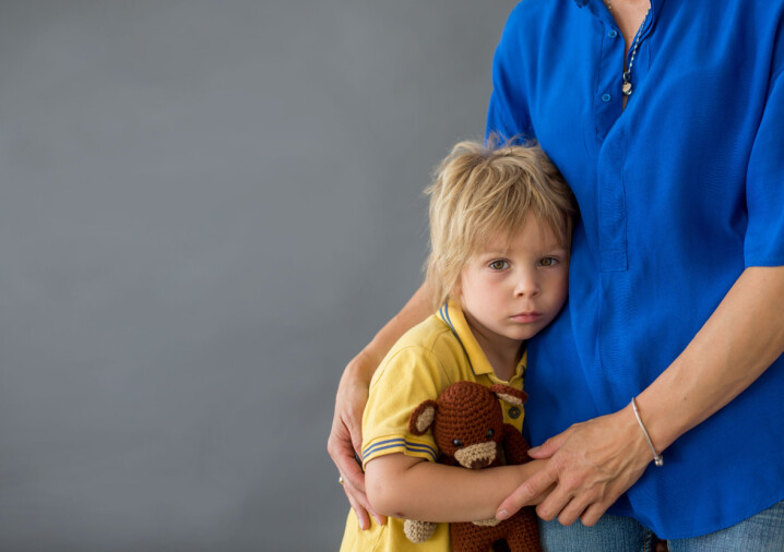 Vi må spørre barnet: «Jeg vet at mamma er syk. Hvordan er det for deg?» sier spesialpedagog Ingvild Aga om det å møte barn som er pårørende. Vi må spørre barnet: «Jeg vet at mamma er syk. Hvordan er det for deg?» sier spesialpedagog Ingvild Aga om det å møte barn som er pårørende.