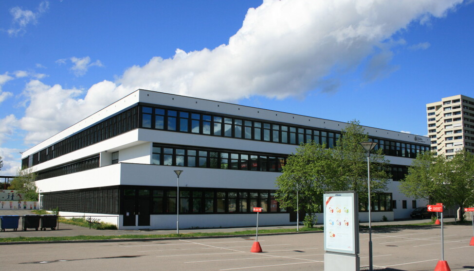 Hellerud videregående skole. Hellerud videregående skole.