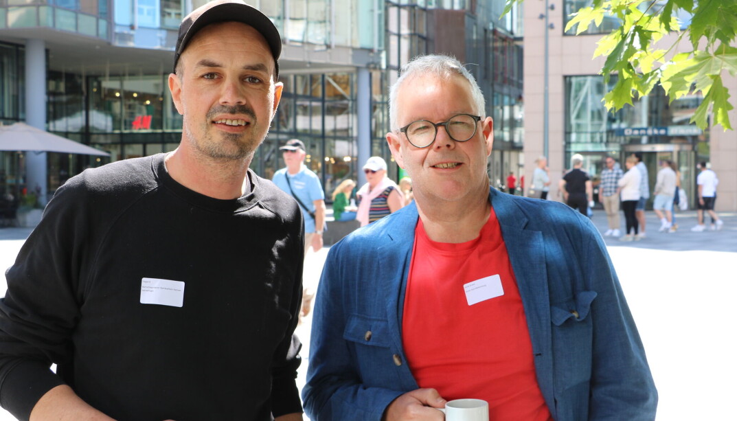 Styrer Jacob Broen i Hov-Meklenborg barnehage (t.h.) og barnehagelærer Vegard Berge i Bjerkeallèen Kanvas-barnehage var to av 100 deltakere på en nasjonal konferanse om Kjønnssensitiv pedagogikk i barnehagen i regi av Likestillingssenteret KUN. Styrer Jacob Broen i Hov-Meklenborg barnehage (t.h.) og barnehagelærer Vegard Berge i Bjerkeallèen Kanvas-barnehage var to av 100 deltakere på en nasjonal konferanse om Kjønnssensitiv pedagogikk i barnehagen i regi av Likestillingssenteret KUN.
