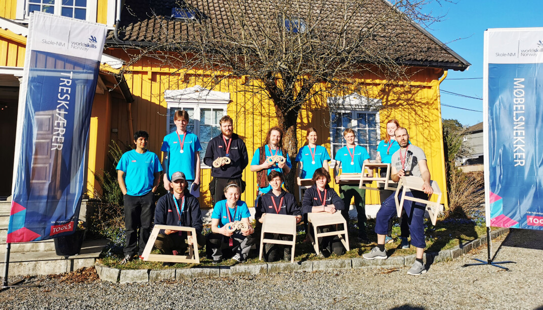 Deltagerne i skole-NM samlet etter premieutdelingen. I løpet av de to konkurransedagene hadde de også tid til å bli kjent med hverandre og utveksle erfaringer. Deltagerne i skole-NM samlet etter premieutdelingen. I løpet av de to konkurransedagene hadde de også tid til å bli kjent med hverandre og utveksle erfaringer.