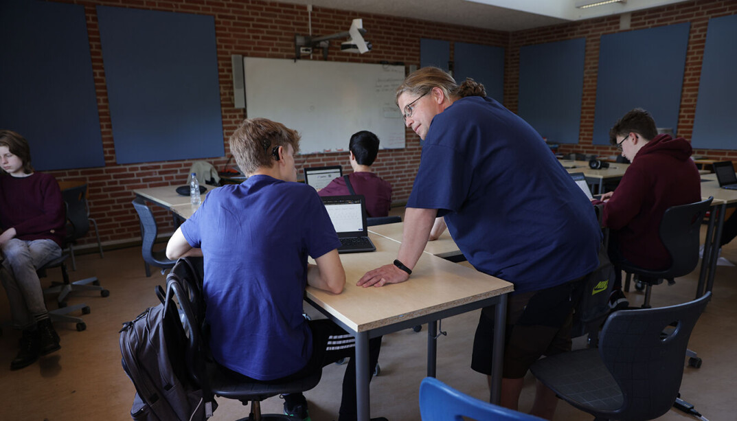 På Vipperød skole i Holbæk kommune har lærer Søren Meiner brukt frihetsforsøket til å skape et nytt valgfag. Nå forhandler regjeringen om å utvide forsøket til alle danske kommuner. På Vipperød skole i Holbæk kommune har lærer Søren Meiner brukt frihetsforsøket til å skape et nytt valgfag. Nå forhandler regjeringen om å utvide forsøket til alle danske kommuner.