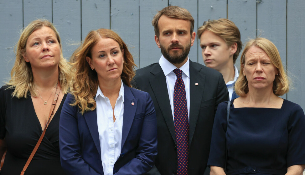 Kjersti Stenseng, Tonje Brenna, Jan Christian Vestre og Anniken Huitfeldt under minnemarkeringen i Regjeringskvartalet, 11 år etter terrorangrepet 22.juli 2011.