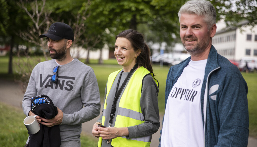 Kristian Eikeland, Mari Bryn og Cato Vivås er lærarar på 8. trinn. Dei synest det er positivt at valfaget Draumeskulen gjer at elevane møtest på tvers av trinna. Kristian Eikeland, Mari Bryn og Cato Vivås er lærarar på 8. trinn. Dei synest det er positivt at valfaget Draumeskulen gjer at elevane møtest på tvers av trinna.
